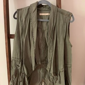 FLOWY UTILITY VEST